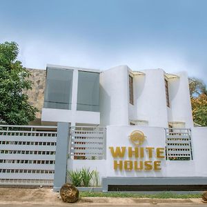 White House Hotel Mirissa